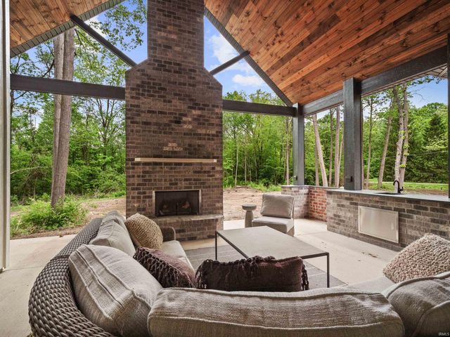 6077 Popp Road, Fort Wayne, IN 46845