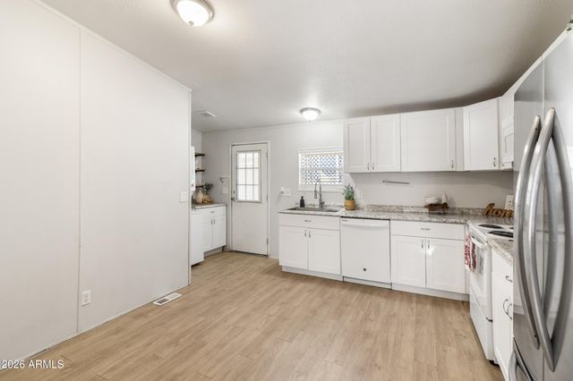 245 S 56TH Street 222, Mesa, AZ 85206