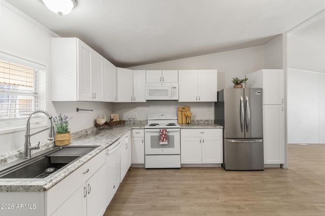 245 S 56TH Street 222, Mesa, AZ 85206