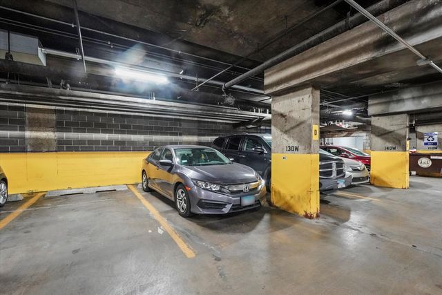 1450 E 55th Place 317S, Chicago, IL 60637