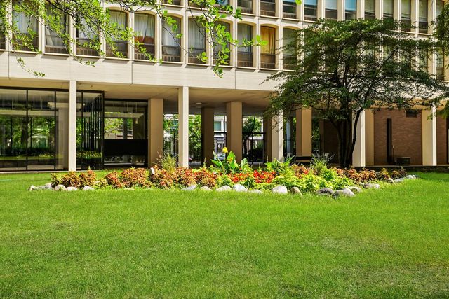 1450 E 55th Place 317S, Chicago, IL 60637