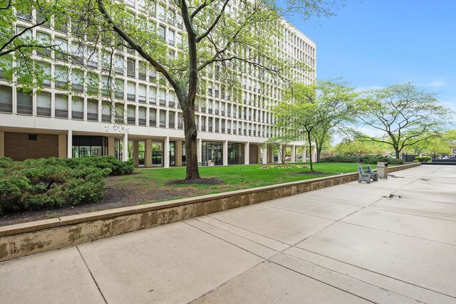 1450 E 55th Place 317S, Chicago, IL 60637
