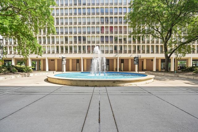 1450 E 55th Place 317S, Chicago, IL 60637