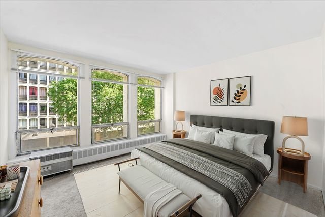 1450 E 55th Place 317S, Chicago, IL 60637