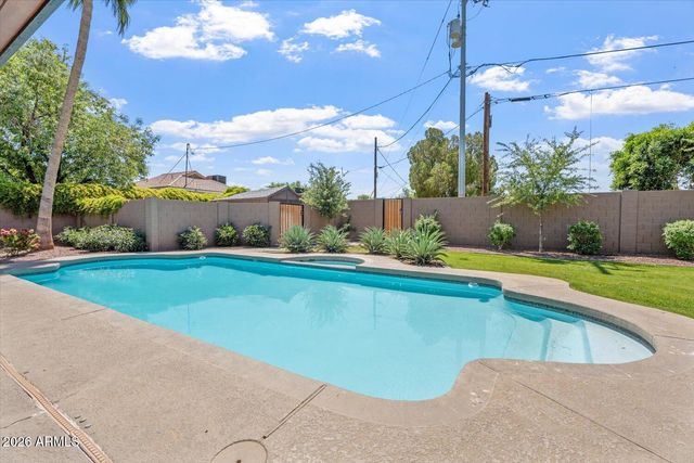 735 E NORTHERN Avenue, Phoenix, AZ 85020