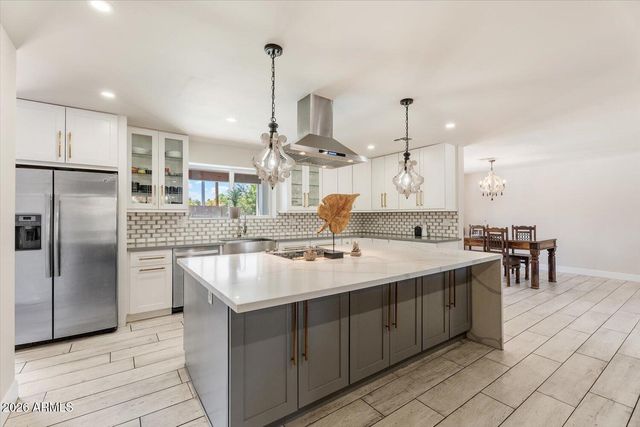 735 E NORTHERN Avenue, Phoenix, AZ 85020