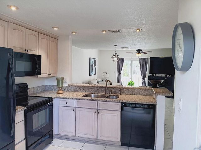 1827 NE 15th Avenue NE 1827, Fort Lauderdale, FL 33305