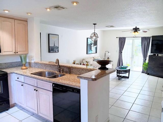 1827 NE 15th Avenue NE 1827, Fort Lauderdale, FL 33305