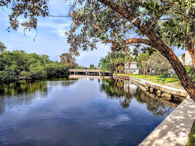 1827 NE 15th Avenue NE 1827, Fort Lauderdale, FL 33305