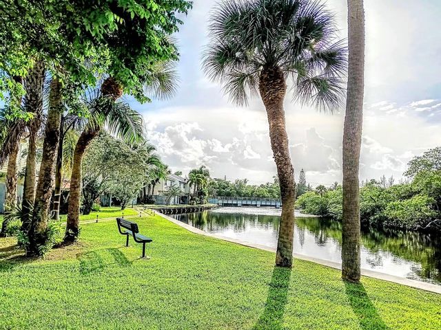 1827 NE 15th Avenue NE 1827, Fort Lauderdale, FL 33305