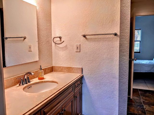 1827 NE 15th Avenue NE 1827, Fort Lauderdale, FL 33305