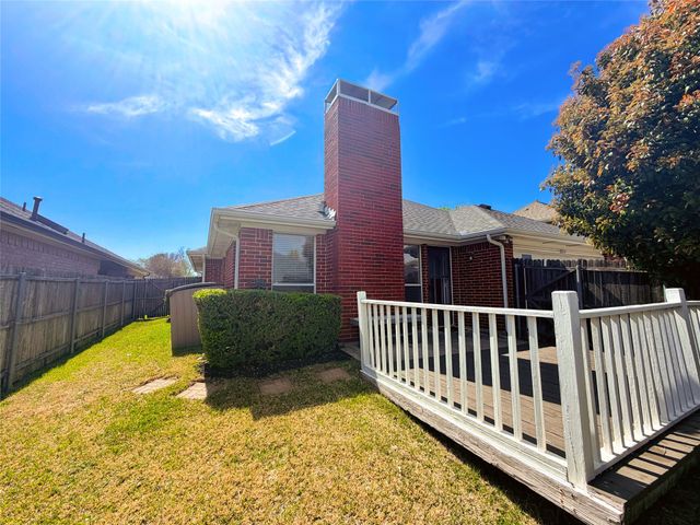 2213 Chapman Drive, Carrollton, TX 75010
