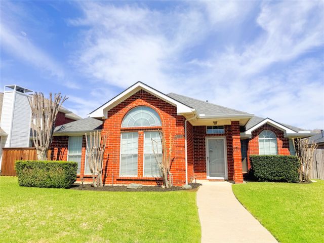 2213 Chapman Drive, Carrollton, TX 75010