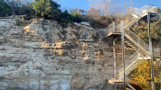 25555 Pedernales Point DR, Spicewood, TX 78669