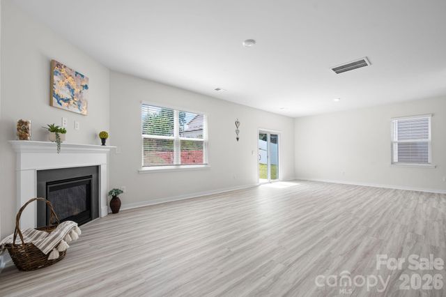534 13th Avenue Drive NE, Hickory, NC 28601
