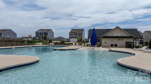 534 13th Avenue Drive NE, Hickory, NC 28601