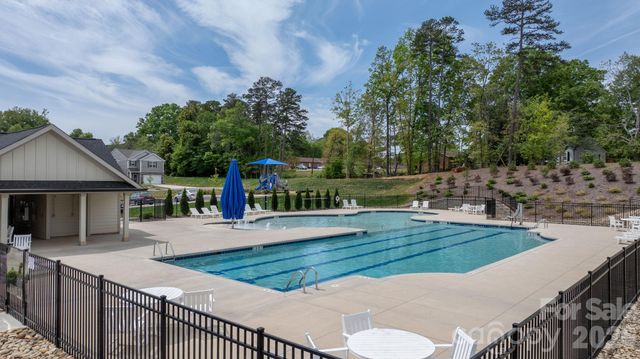 534 13th Avenue Drive NE, Hickory, NC 28601
