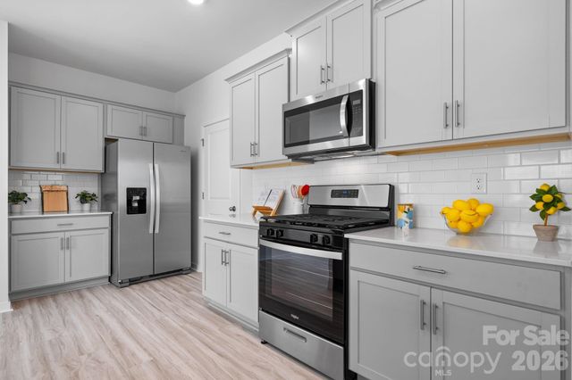 534 13th Avenue Drive NE, Hickory, NC 28601