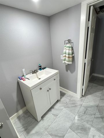 3300 Yorktown Street 4, Houston, TX 77056