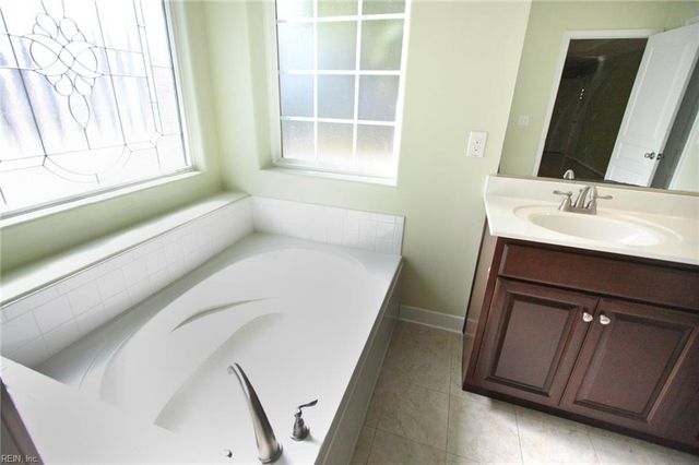 304 Ford DR, Suffolk, VA 23435