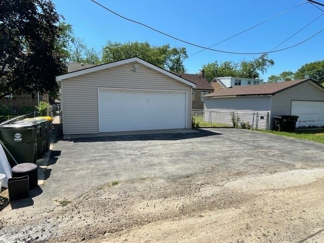 18017 Oakwood Avenue, Lansing, IL 60438