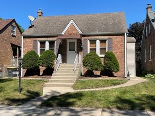 18017 Oakwood Avenue, Lansing, IL 60438