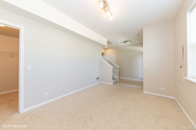 323 Aspen Pointe Road 323, Vernon Hills, IL 60061