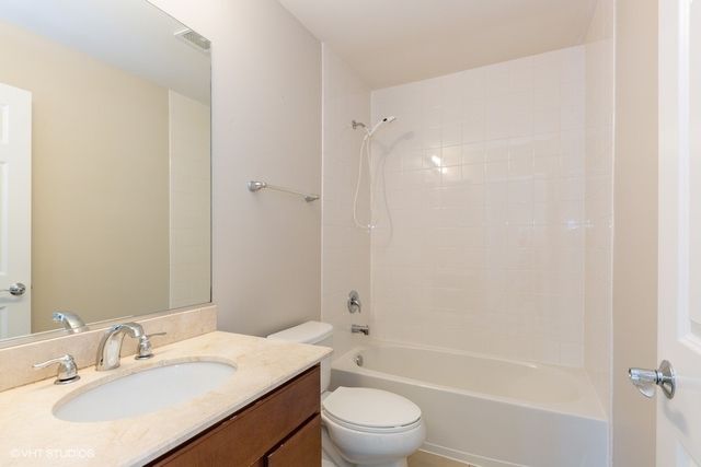 323 Aspen Pointe Road 323, Vernon Hills, IL 60061