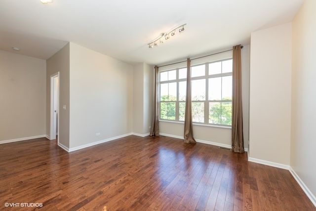 323 Aspen Pointe Road 323, Vernon Hills, IL 60061