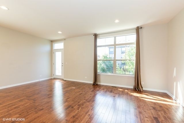 323 Aspen Pointe Road 323, Vernon Hills, IL 60061