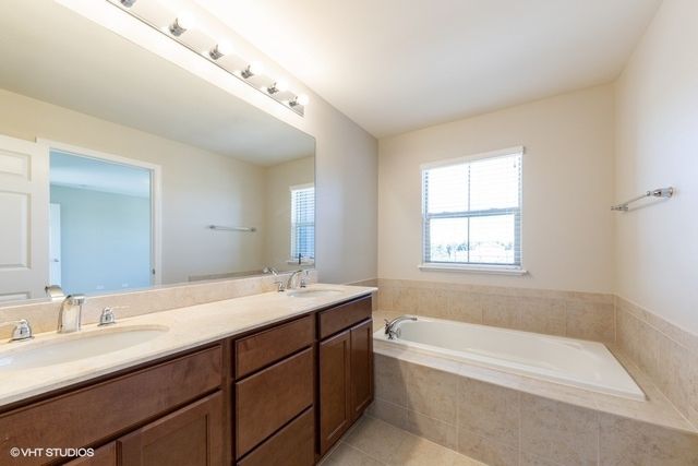 323 Aspen Pointe Road 323, Vernon Hills, IL 60061