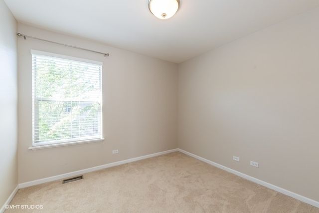 323 Aspen Pointe Road 323, Vernon Hills, IL 60061