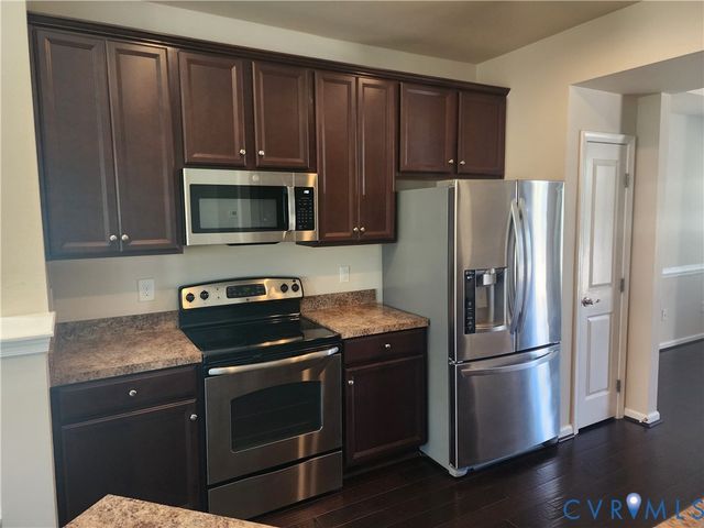 9031 Annex Ln, Mechanicsville, VA 23116