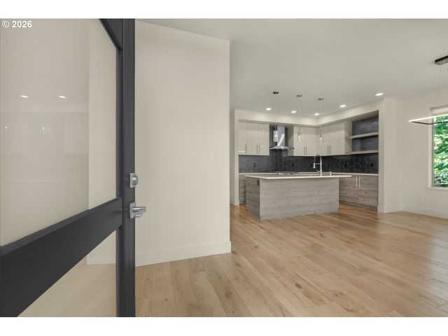 8057 Se 19TH Ave, Portland, OR 97202