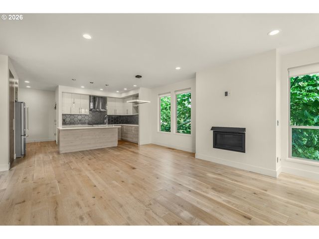 8057 Se 19TH Ave, Portland, OR 97202