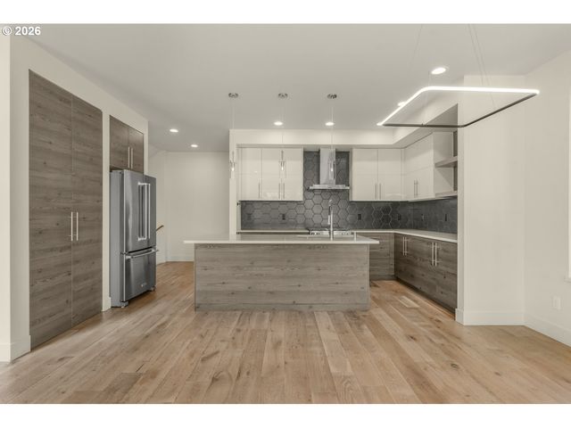 8057 Se 19TH Ave, Portland, OR 97202