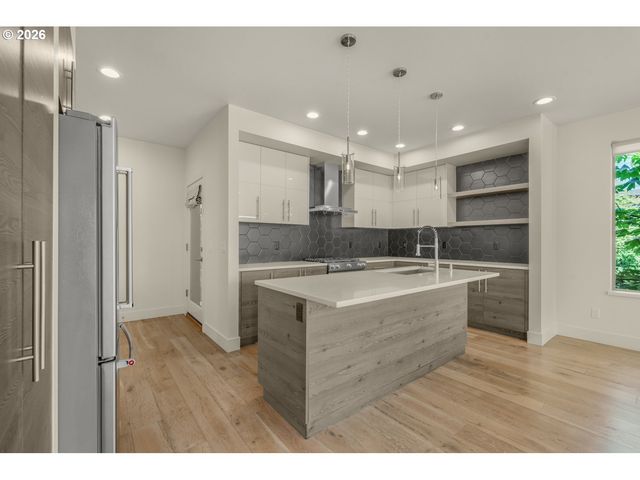 8057 Se 19TH Ave, Portland, OR 97202