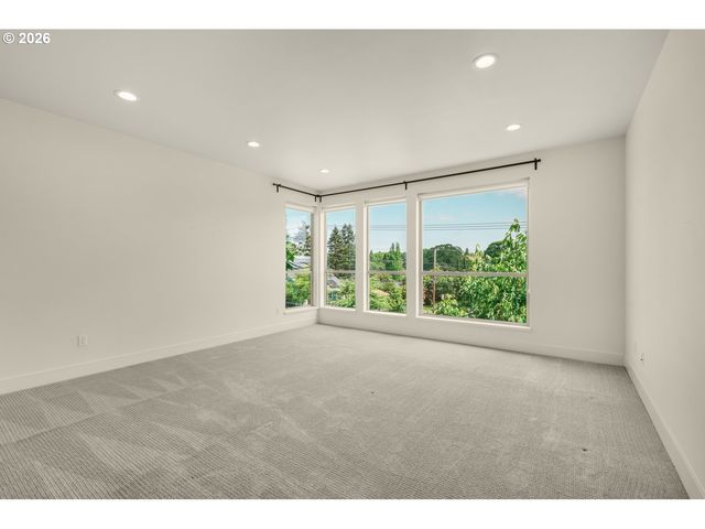 8057 Se 19TH Ave, Portland, OR 97202