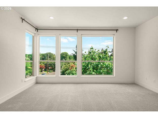 8057 Se 19TH Ave, Portland, OR 97202