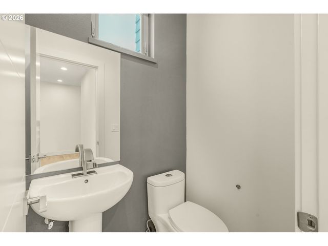 8057 Se 19TH Ave, Portland, OR 97202