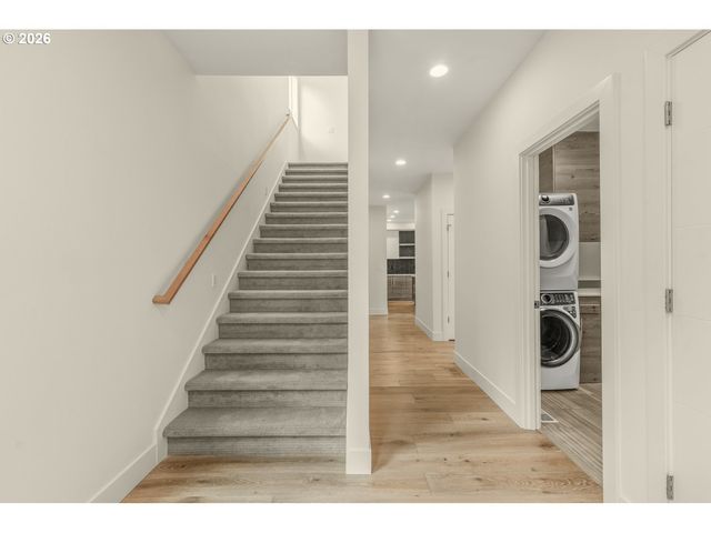 8057 Se 19TH Ave, Portland, OR 97202