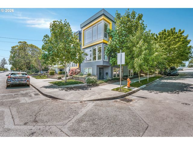 8057 Se 19TH Ave, Portland, OR 97202