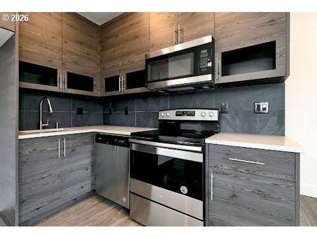 8057 Se 19TH Ave, Portland, OR 97202