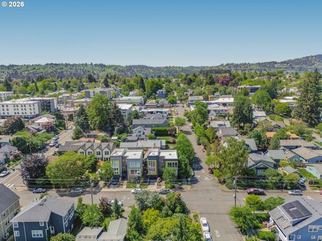 8057 Se 19TH Ave, Portland, OR 97202