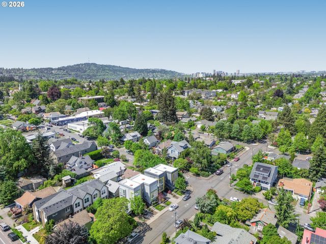 8057 Se 19TH Ave, Portland, OR 97202