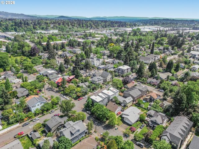 8057 Se 19TH Ave, Portland, OR 97202