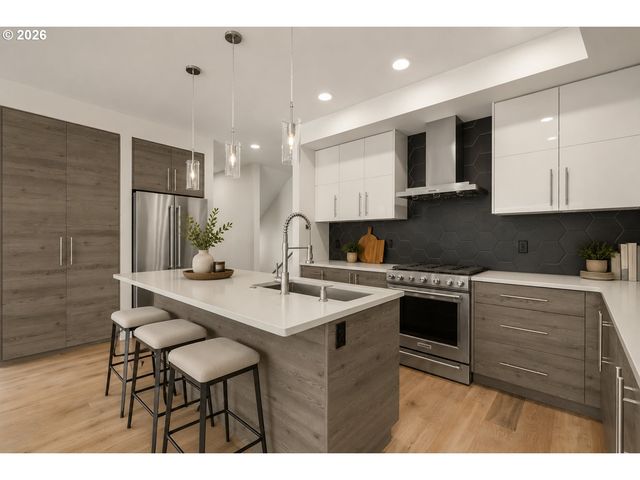 8057 Se 19TH Ave, Portland, OR 97202