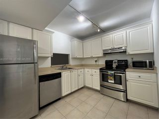 701 N Pine Island Rd 202, Plantation, FL 33324