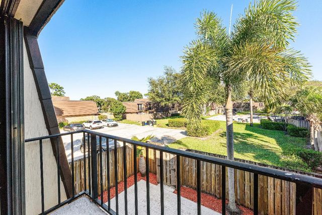 610 6th Court, Palm Beach Gardens, FL 33410