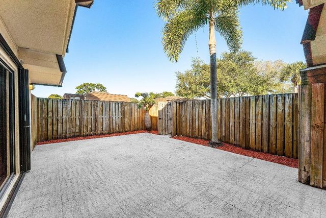 610 6th Court, Palm Beach Gardens, FL 33410